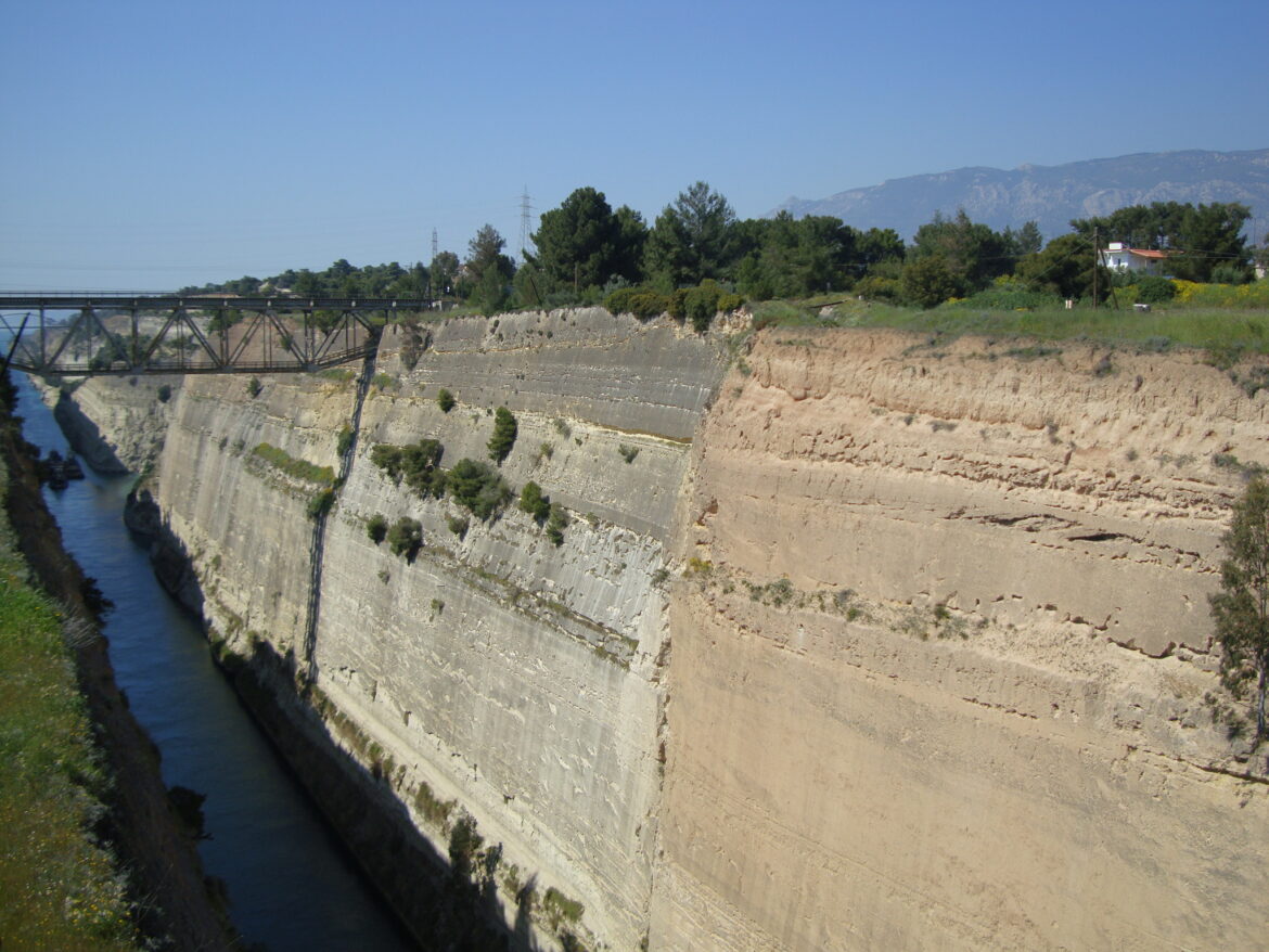 Looking north up the Corinth Canal