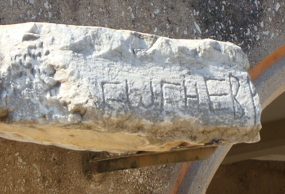 A lintel with synagogue markings